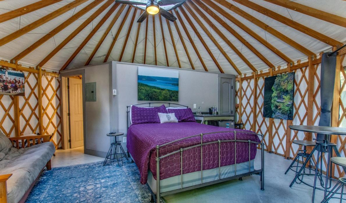 Plum Point Lodge Himrod Eksteriør billede